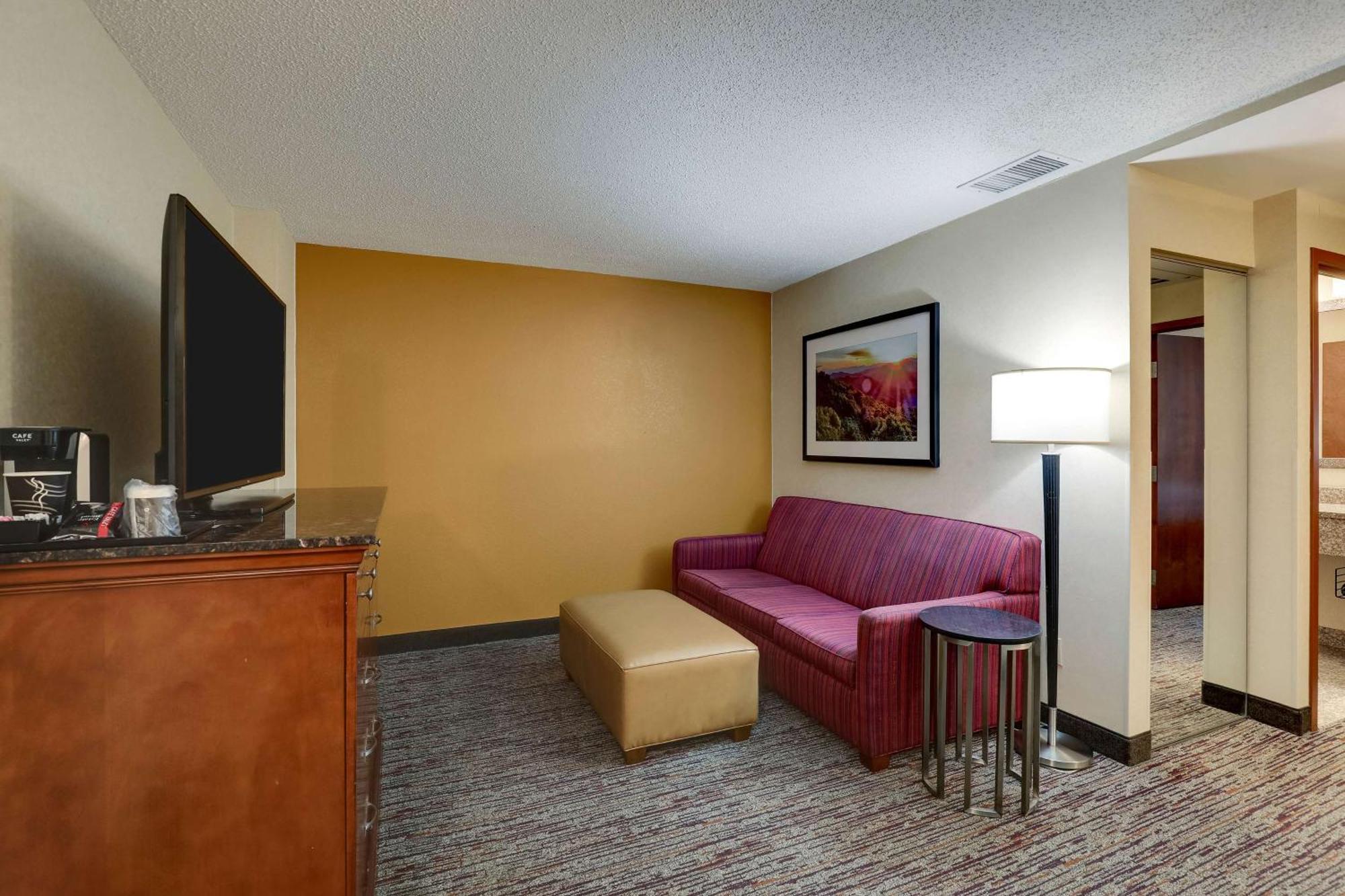 Drury Inn & Suites Charlotte Northlake מראה חיצוני תמונה