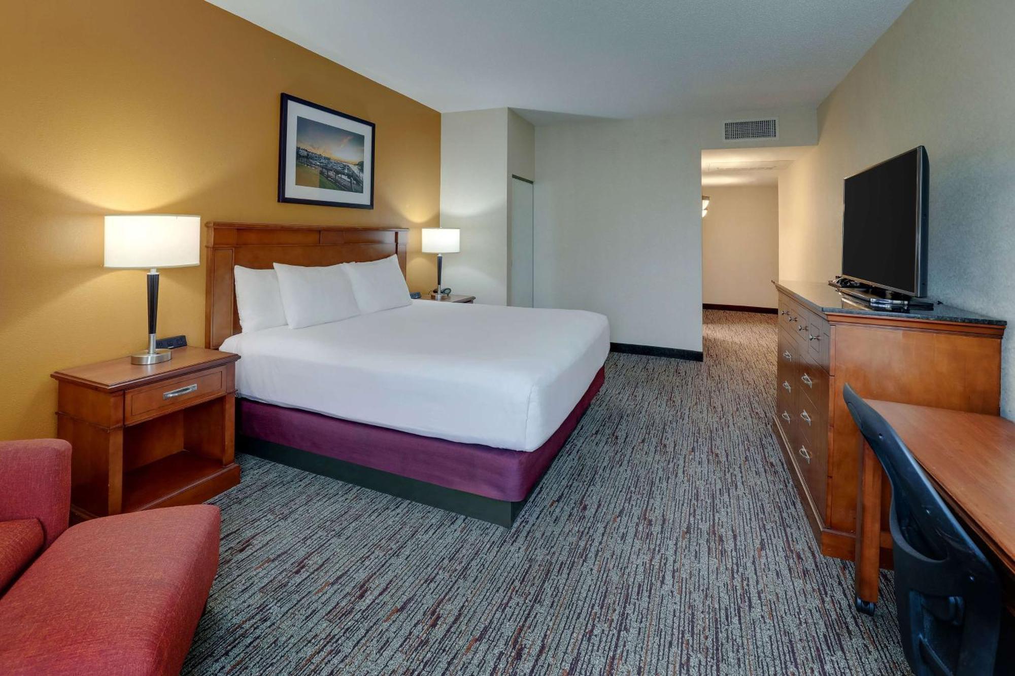 Drury Inn & Suites Charlotte Northlake מראה חיצוני תמונה