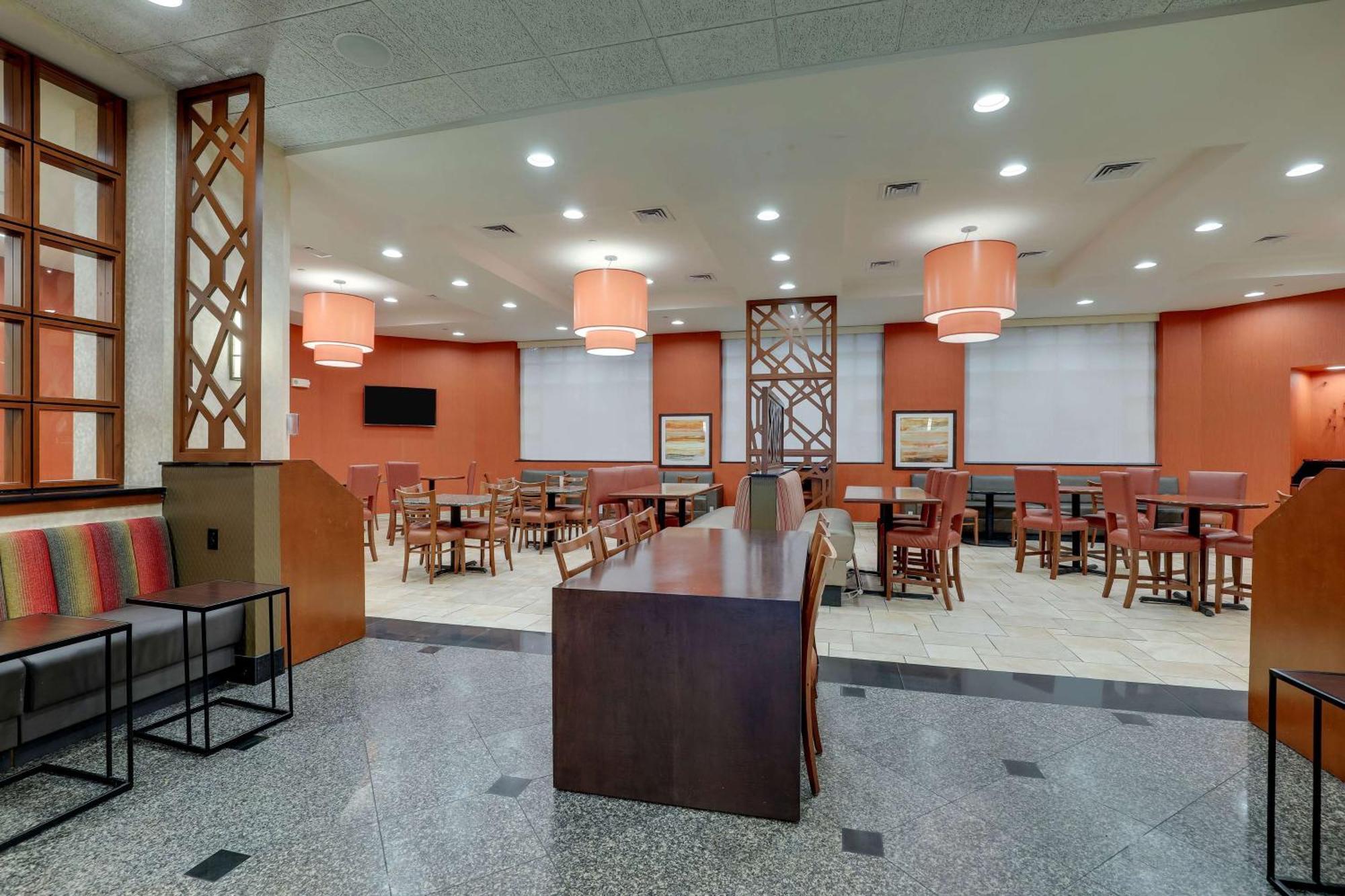 Drury Inn & Suites Charlotte Northlake מראה חיצוני תמונה